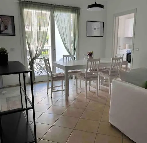 Apartment Luminoso Trilocale Affori Centro Milan