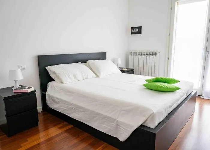 Apartment Luminoso Trilocale Affori Centro Milan